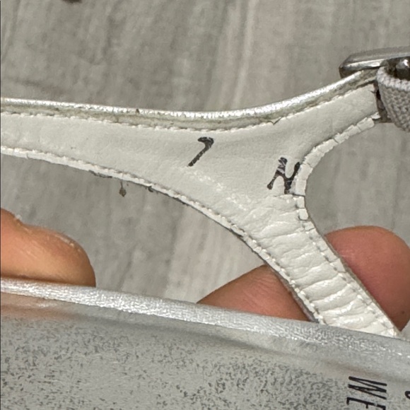 Stuart Weitzman Metallic Silver Heels - Picture 6 of 6